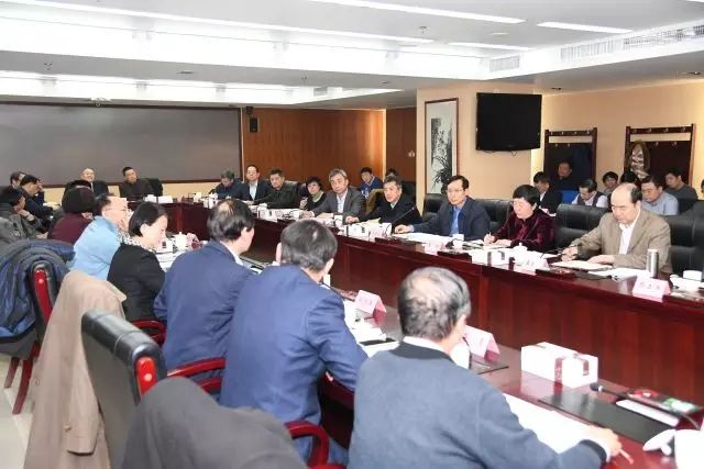 今年1-11月，全国共完成医疗器械技术审评10086项，较去年同期增长19％