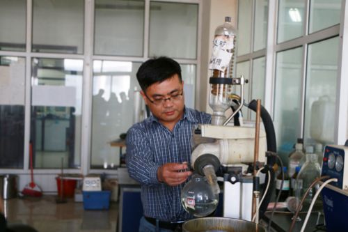 辽宁科技大学孟庆涛博士研发分子影像学探针早期锁定“癌魔”
