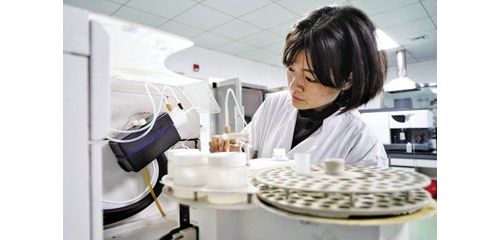 艾迪康的连锁，华大基因的专科，金域的平台，制约检验中心发展的到底是什么？