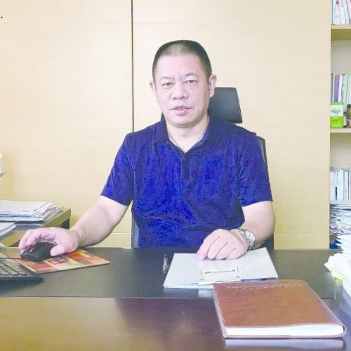 我是医疗器械检查员丨甄辉：真心实意“传帮带”
